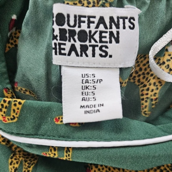 Leopard Print Women's Pajama Set in Green - Picture 4 of 4